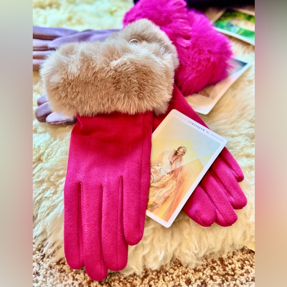 Powder Designs UK Bettina Fuchsia Gloves Faux Fur - Picture 4 of 14